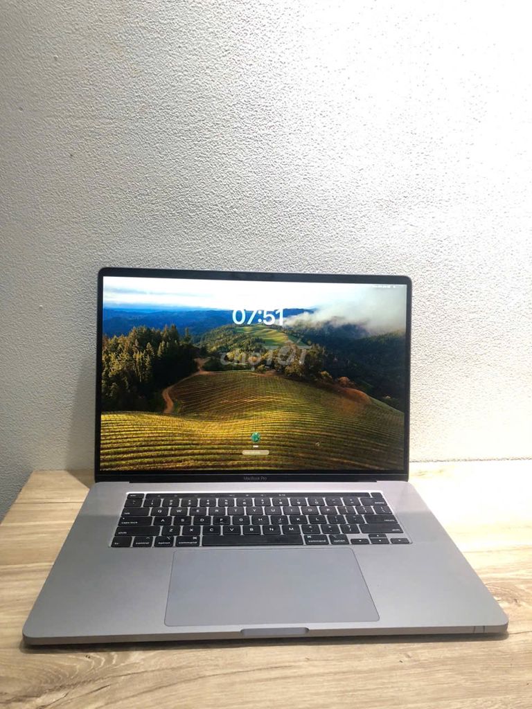 MACBOOK PRO 15" 2019 I9 RETINA 99%