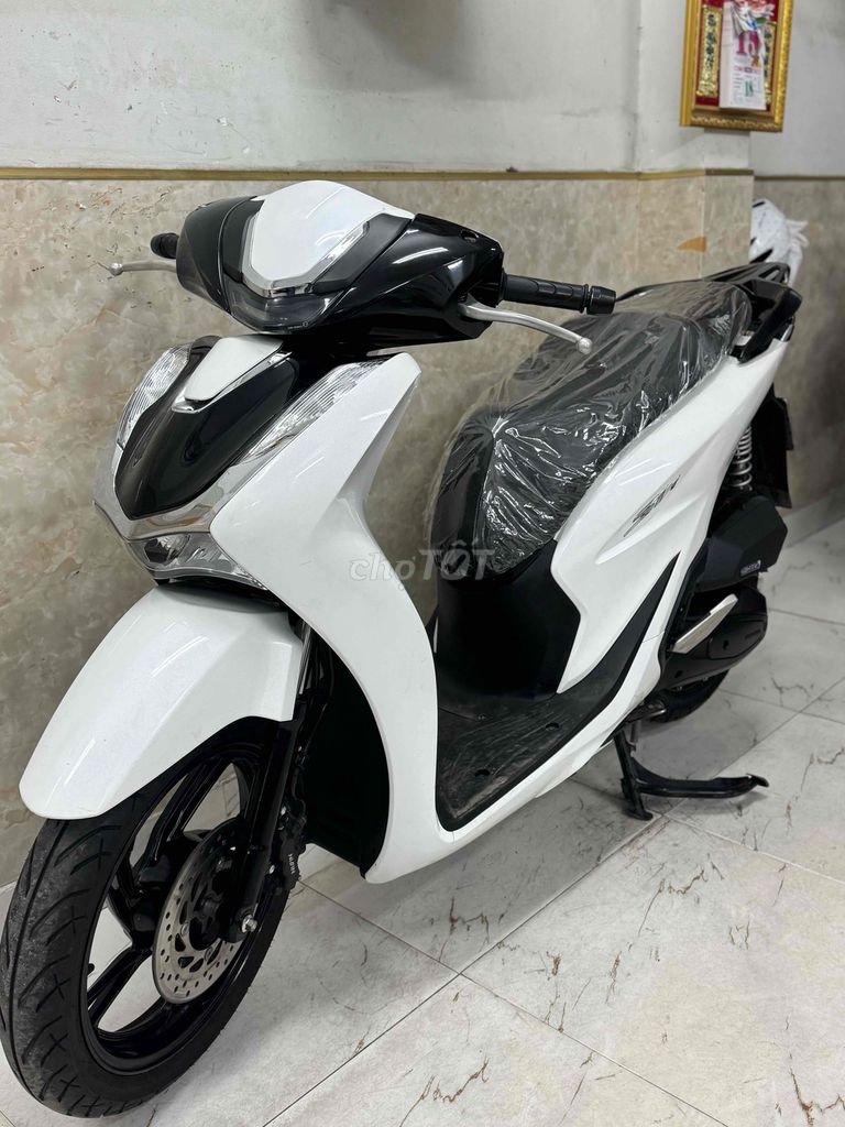 SH 125 đời 2024 trắng đen mới keng 43F1-049.94. Mua bán Xe máy tại Quận Sơn Trà Đà Nẵng được đăng bởi Minh Dũng bán trả góp 136 vân đồn  hình 2