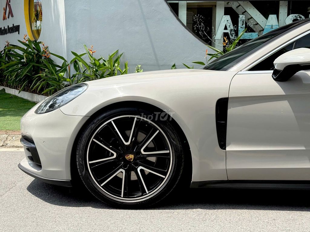Porsche Panamera Crayon 2018 Lên Full Đồ. Mua bán Ô tô tại Quận Thanh Xuân Hà Nội được đăng bởi Nguyễn Tuấn Hoàng hình 8