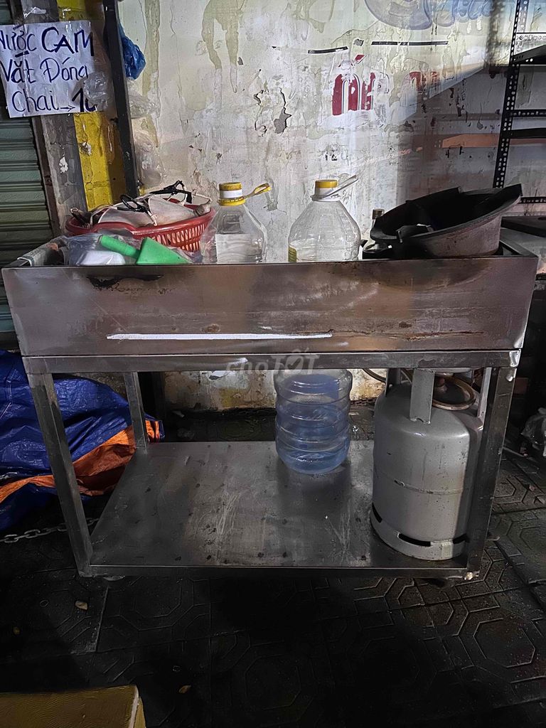kệ bếp inox có chắn gió