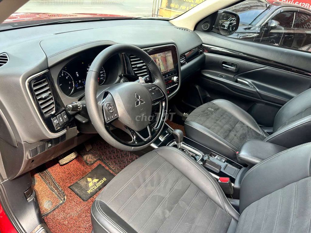 Mitsubishi Outlander 2022 2.0CVT,màu đỏ,24.000nkm. Mua bán Ô tô tại Quận Bình Tân Tp Hồ Chí Minh được đăng bởi Son Do hình 12