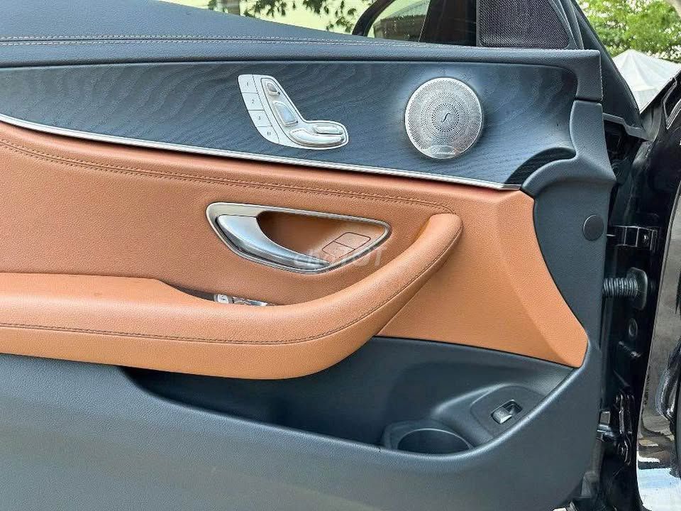 Mercedes E300 2022 AMG siêu lướt 29.000 km. Mua bán Ô tô tại Quận Gò Vấp Tp Hồ Chí Minh được đăng bởi NGUYỄN MINH VUA XE LƯỚT hình 3