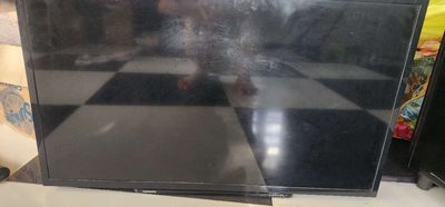 Tivi Toshiba 32 inch màu đen xem YouTube. Mua bán Tivi, Âm thanh tại Huyện Dầu Tiếng Bình Dương được đăng bởi Hao Pham