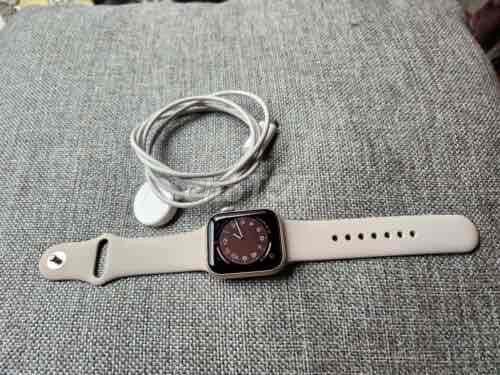 LTE Apple watch se 2 esim màu starlight 40mm