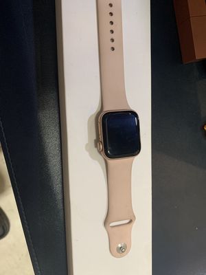 - apple watch SE/40mm màu hồng