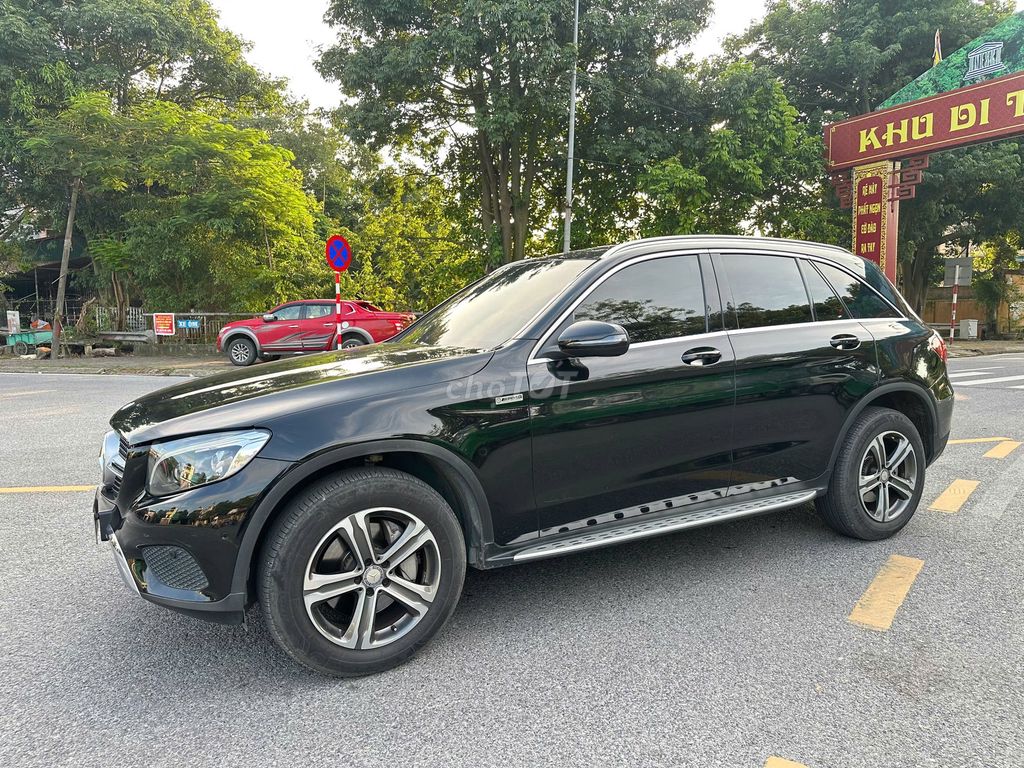 Mercedes Benz GLC 250 4Matic cuối 2016. Xe đẹp Zin. Mua bán Ô tô tại Huyện Sóc Sơn Hà Nội được đăng bởi Salon Auto Đào Hằng hình 4