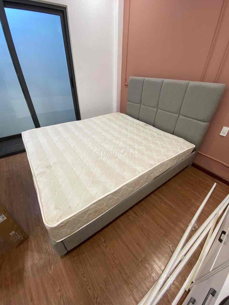 Nệm lò xo 1.8m x 2m 90% mới. Mua bán Giường, chăn ga gối nệm tại Quận Phú Nhuận Tp Hồ Chí Minh được đăng bởi Như Nhung hình 1