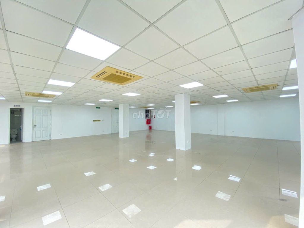 cho thuê vp phố Dịch Vọng ,cầu giấy,dtsd 200m2,thông sàn,MT 15m2