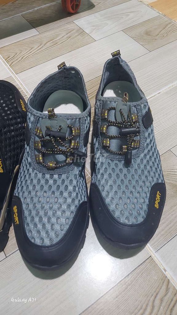 Giày thể thao Xám Đen size 41 Mới .Giá cho 2 đôi. Mua bán Giày dép tại Thành phố Thuận An Bình Dương được đăng bởi huy dũng hình 1