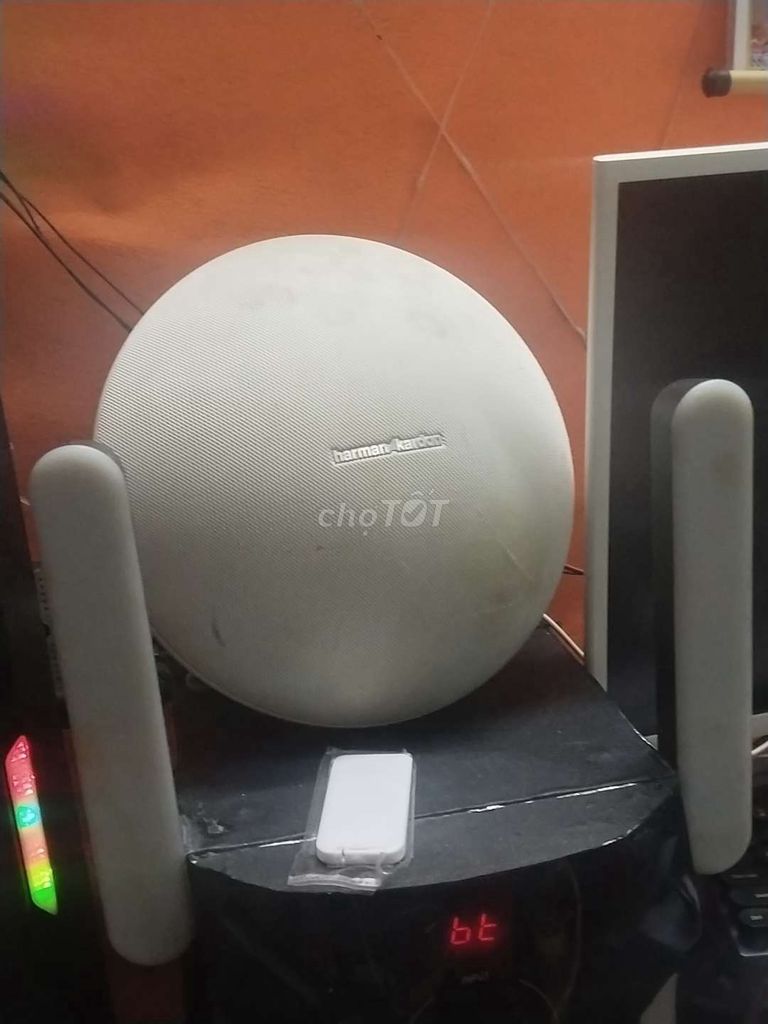Loa Bluetooth Harman Kardon Trắng. Mua bán Tivi, Âm thanh tại Thành phố Rạch Giá Kiên Giang được đăng bởi Hậu  hình 1