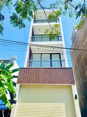 Nhà phố 52 m² · 5 PN · Đường Nguyễn Duy Trinh
