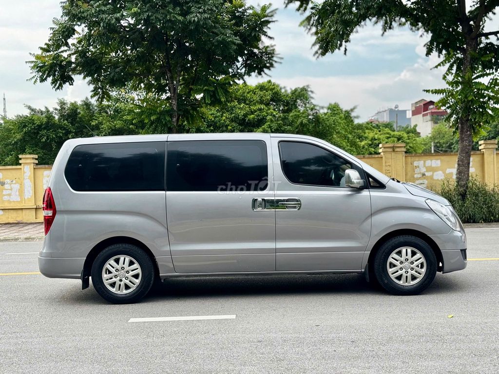 Hyundai Grand Starex 2017 2.4 MT - 130000 km. Mua bán Ô tô tại Quận Cầu Giấy Hà Nội được đăng bởi ĐẶNG QUANG HUY hình 3