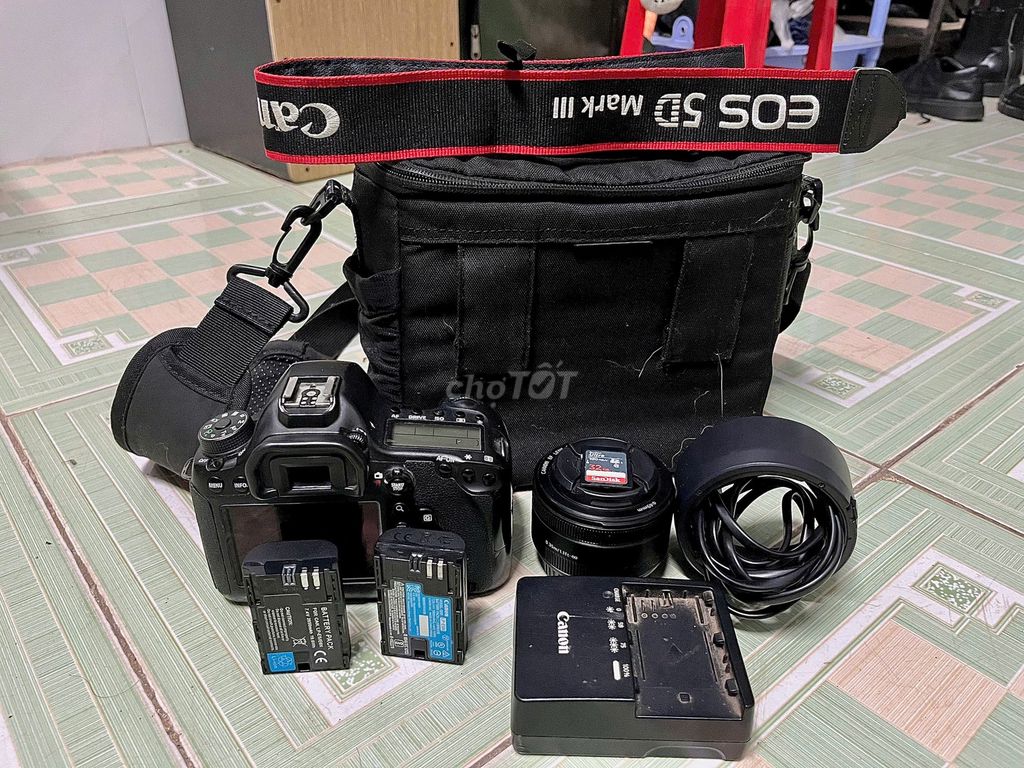 Máy ảnh Canon EOS 6D + lens. Mua bán Máy ảnh, Máy quay tại Huyện Hòa Vang Đà Nẵng được đăng bởi Minh thuận Đỗ hình 1
