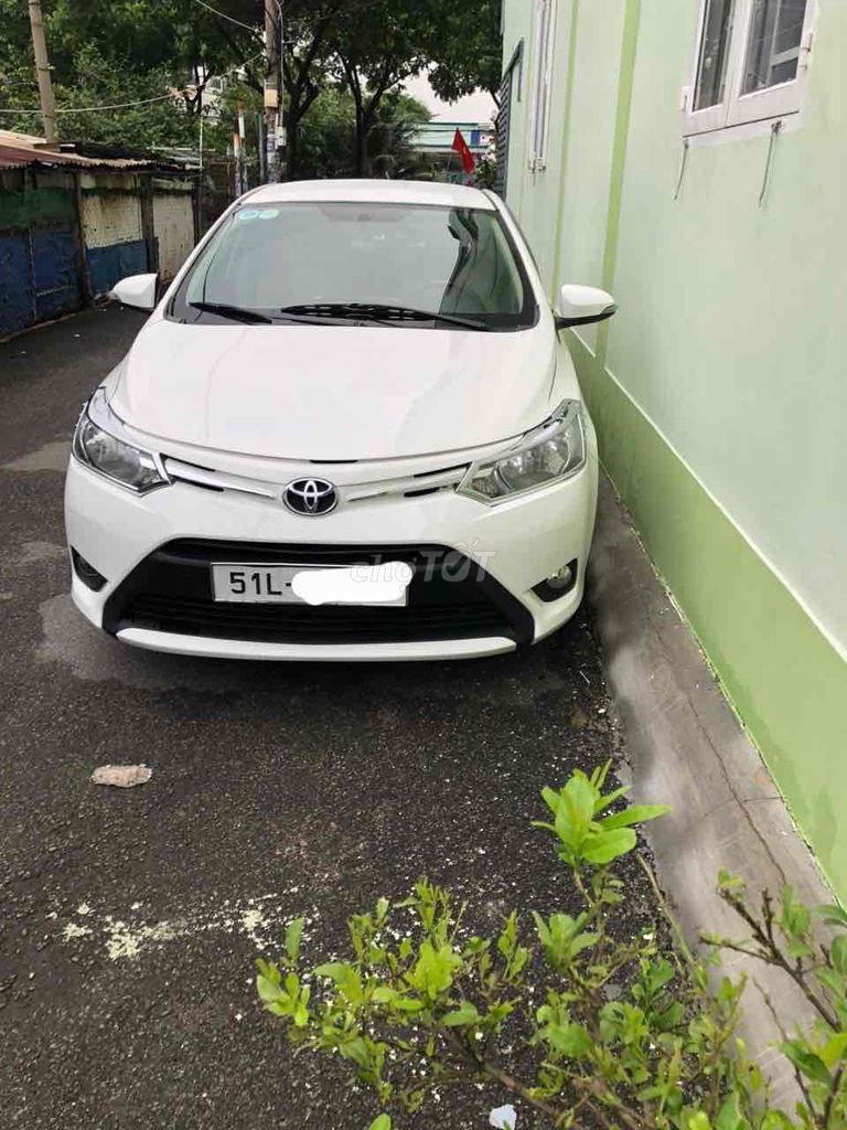 Toyota Vios 2017 số sàn, 2 túi khí, màu trắng