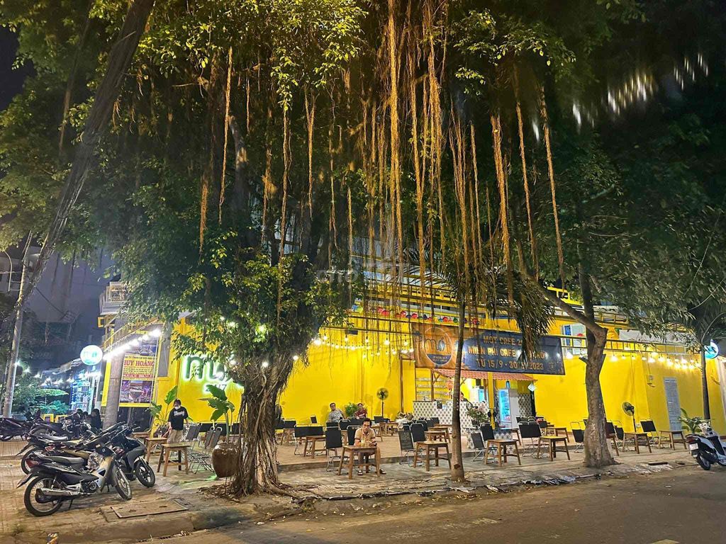 Tuyển Nhân Viên Bán Cafe