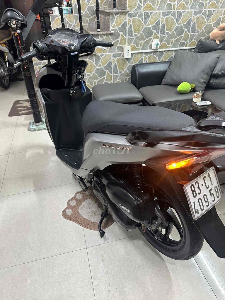 Honda Vision 218 xe đẹp liền lạc máy móc zin êm. Mua bán Xe máy tại Quận Tân Bình Tp Hồ Chí Minh được đăng bởi Tuấn Anh hình 3