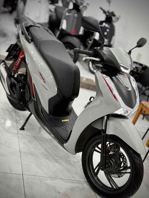 Sh160i 2023 ABS Odo8k Lướt chính chủ 🔥🔥. Mua bán Xe máy tại Thị xã Phú Mỹ Bà Rịa - Vũng Tàu được đăng bởi Cửa Hàng Xe Máy Phú Mỹ