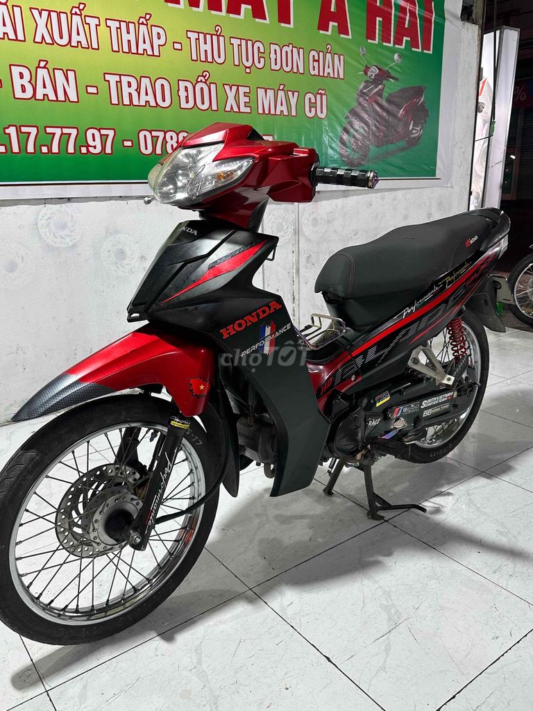 Honda Blade 2023 Красно-черный б/у