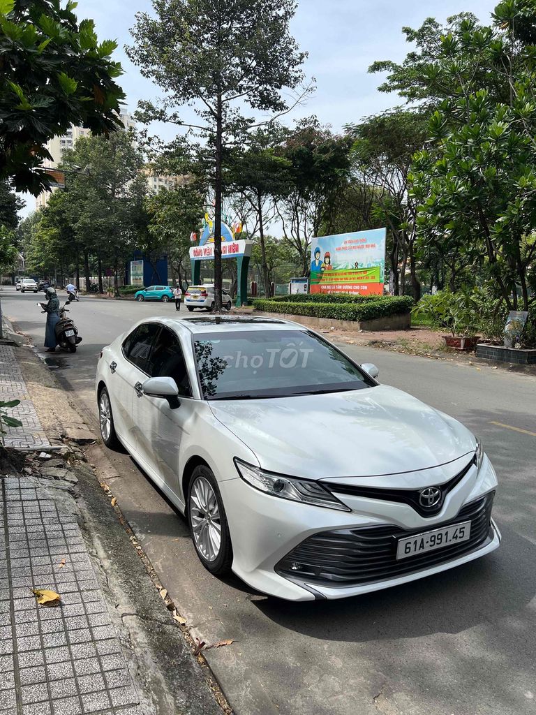 Toyota Camry 2021 - 98000 km. Mua bán Ô tô tại Thành phố Thủ Đức Tp Hồ Chí Minh được đăng bởi Dương hình 1