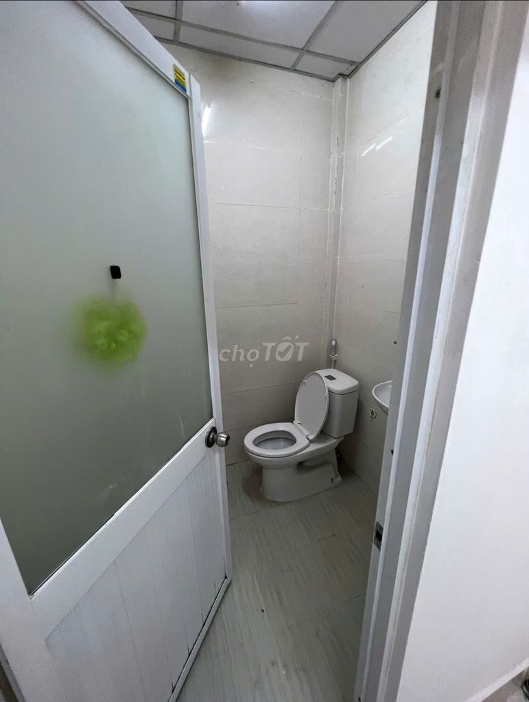 Chủ Định cư Mỹ, Cho Thuê Nguyên Căn, 1 Trệt 1 Lầu, Ngay Hoàng Sa Q 1. Cho thuê Nhà ở tại Quận 1 Tp Hồ Chí Minh được đăng bởi Nguyễn Châu Tuấn hình 4