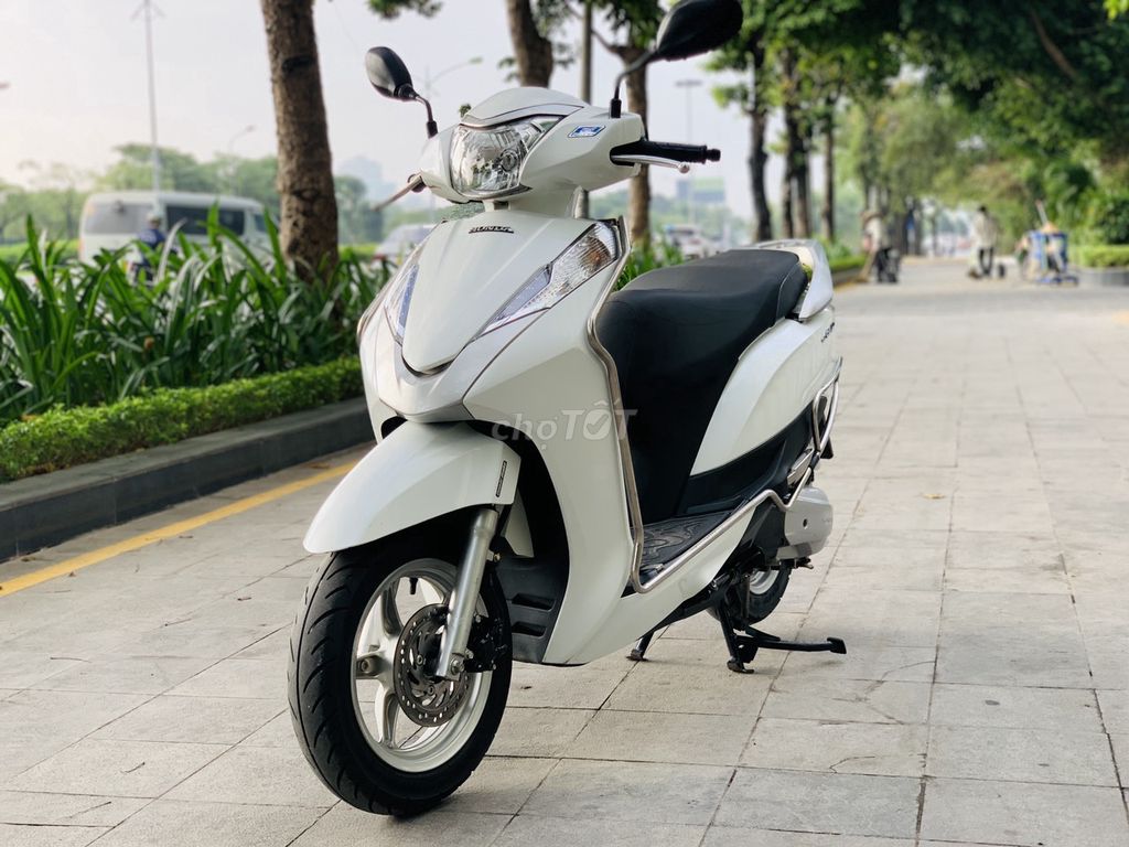 HONDA LEAD 125 TRẮNG ĐEN NGUYÊN BẢN