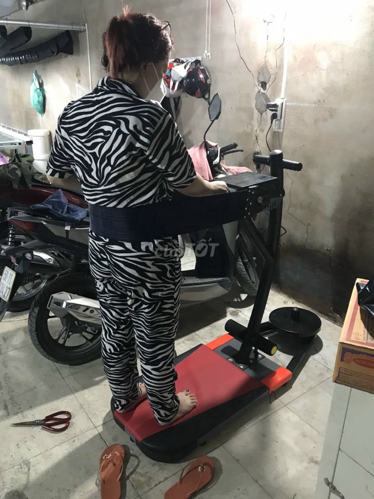 Máy tập thể dục Kim loại, Nhựa Đen, Đỏ. Mua bán Đồ thể thao, Dã ngoại tại Thành phố Thủ Đức Tp Hồ Chí Minh được đăng bởi  KHO MÁY GYM CŨ hình 1