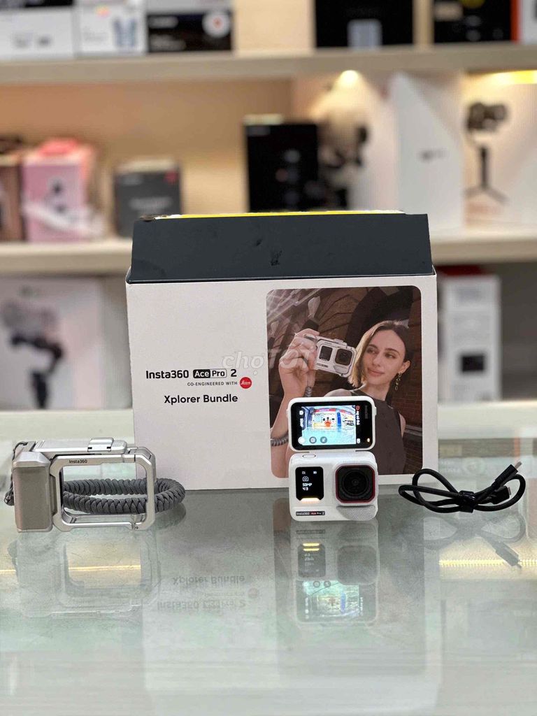Insta360 Ace Pro 2 + Grip Kit trắng. Mua bán Máy ảnh, Máy quay tại Quận Thanh Khê Đà Nẵng được đăng bởi Thắng  hình 1