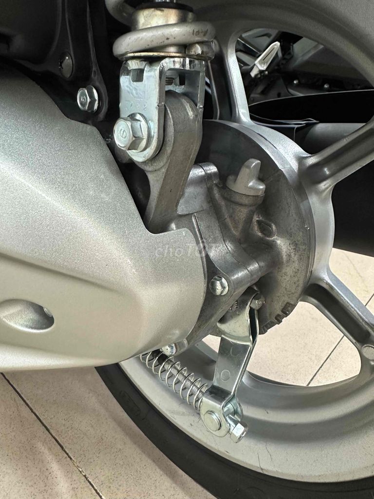 yamahaGARDE chạy 12 ngàn km mới 90% zin 100%. Mua bán Xe máy tại Quận 8 Tp Hồ Chí Minh được đăng bởi A. Hải hình 6