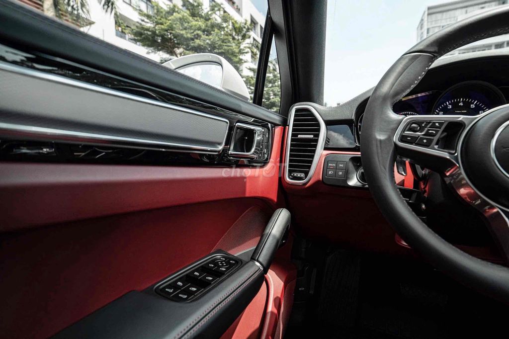 Cayenne Coupe Model 2023 màu trắng nt đỏ siêu đẹp. Mua bán Ô tô tại Quận 7 Tp Hồ Chí Minh được đăng bởi Dương Phương hình 13