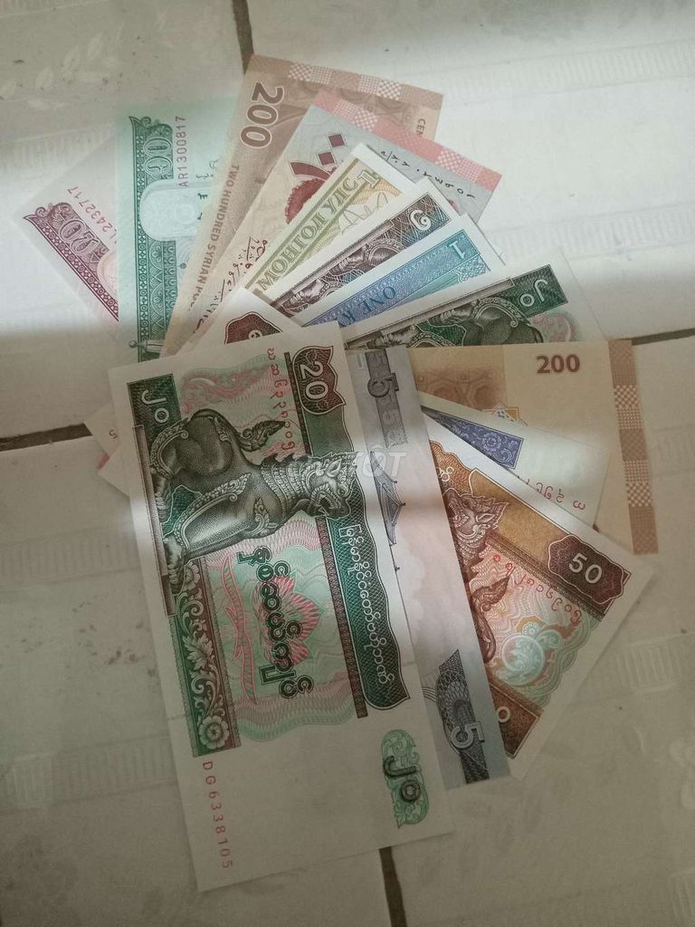Tiền giấy nước ngoài 13 tờ Khá mới. Mua bán Đồ sưu tầm, đồ cổ tại Thành phố Huế Thừa Thiên Huế được đăng bởi Bình yên hình 1