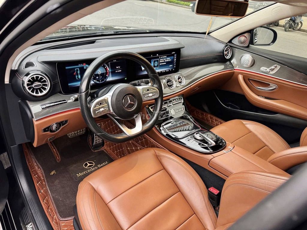 MERCEDES BENZ E300 AMG 2019 Xe Lướt Đẹp Có Trả Góp. Mua bán Ô tô tại Quận Tây Hồ Hà Nội được đăng bởi Nguyễn Hoàng Sơn hình 4