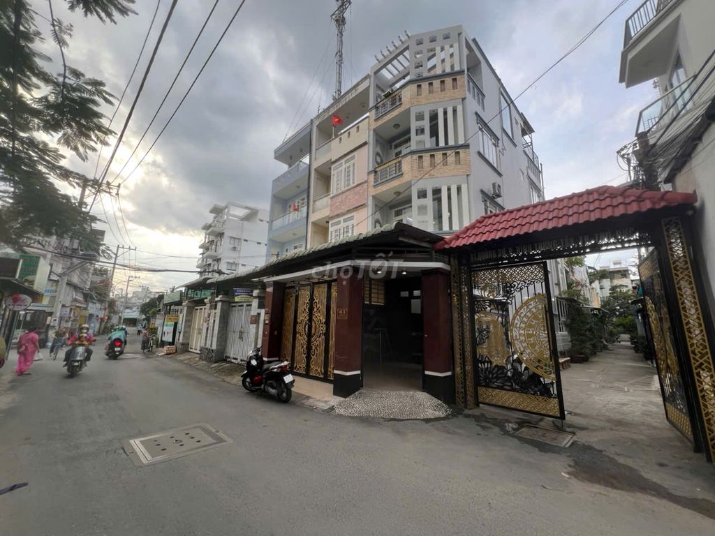 Cần bán nhà mặt tiền đường 39 BTT Q2
