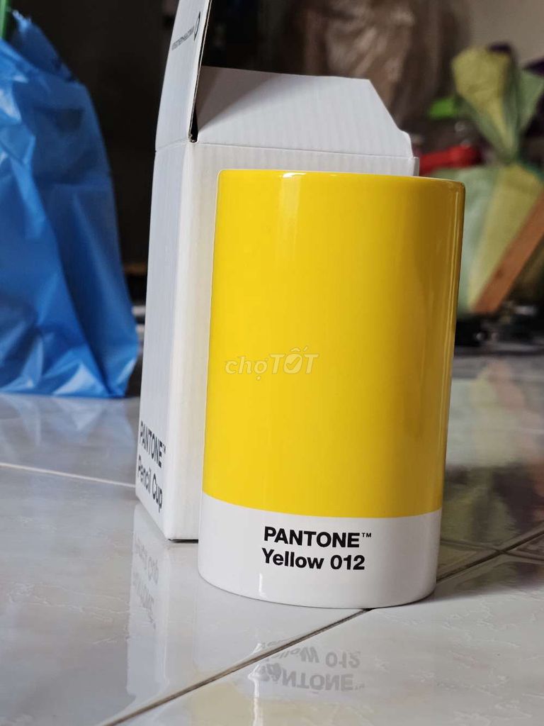 Ly đựng bút Pantone Vàng Gốm sứ. Mua bán Đồ dùng văn phòng tại Quận 5 Tp Hồ Chí Minh được đăng bởi Mai Thiên Phúc hình 1