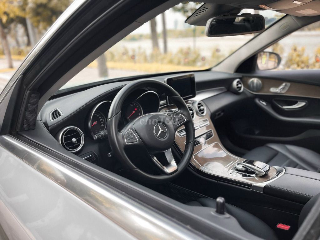 MERCEDES BENZ C250 EXCLUSIVE 2018 Xe Đẹp Bao Check. Mua bán Ô tô tại Quận Tây Hồ Hà Nội được đăng bởi Nguyễn Hoàng Sơn hình 7