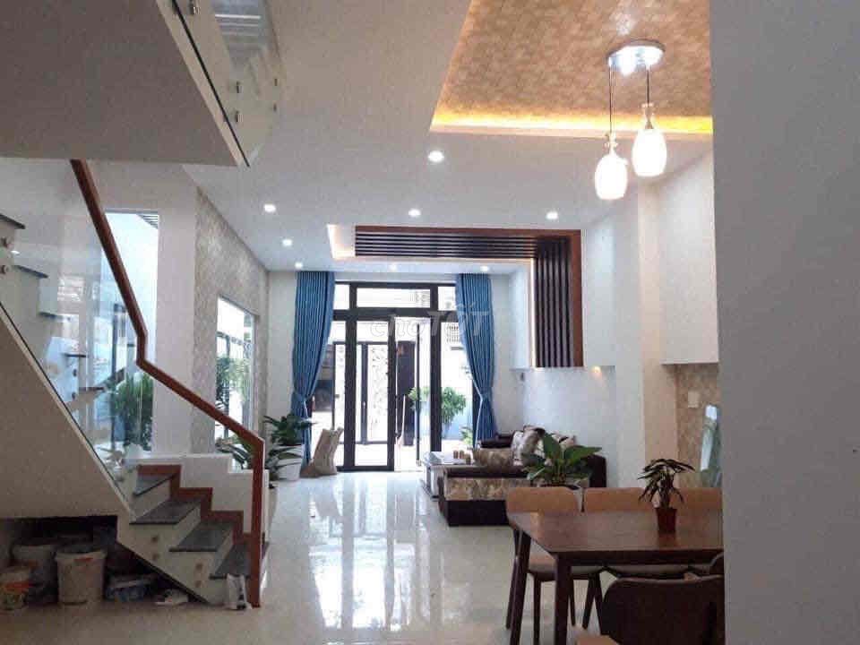 Nhà Sạch Sẽ MT Đường Phú Lộc - Hoà Minh Cho Thuê Giá Rẻ