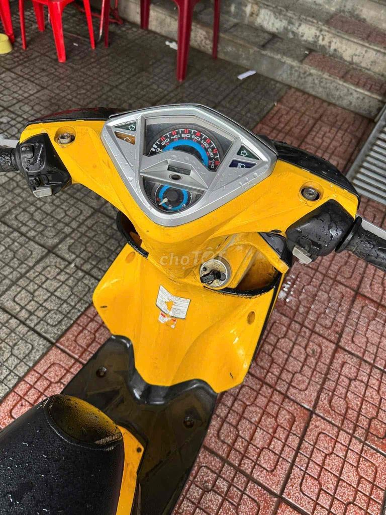 cần bán xe luvias 2012. Mua bán Xe máy tại Quận Thanh Khê Đà Nẵng được đăng bởi Thanh huy hình 2