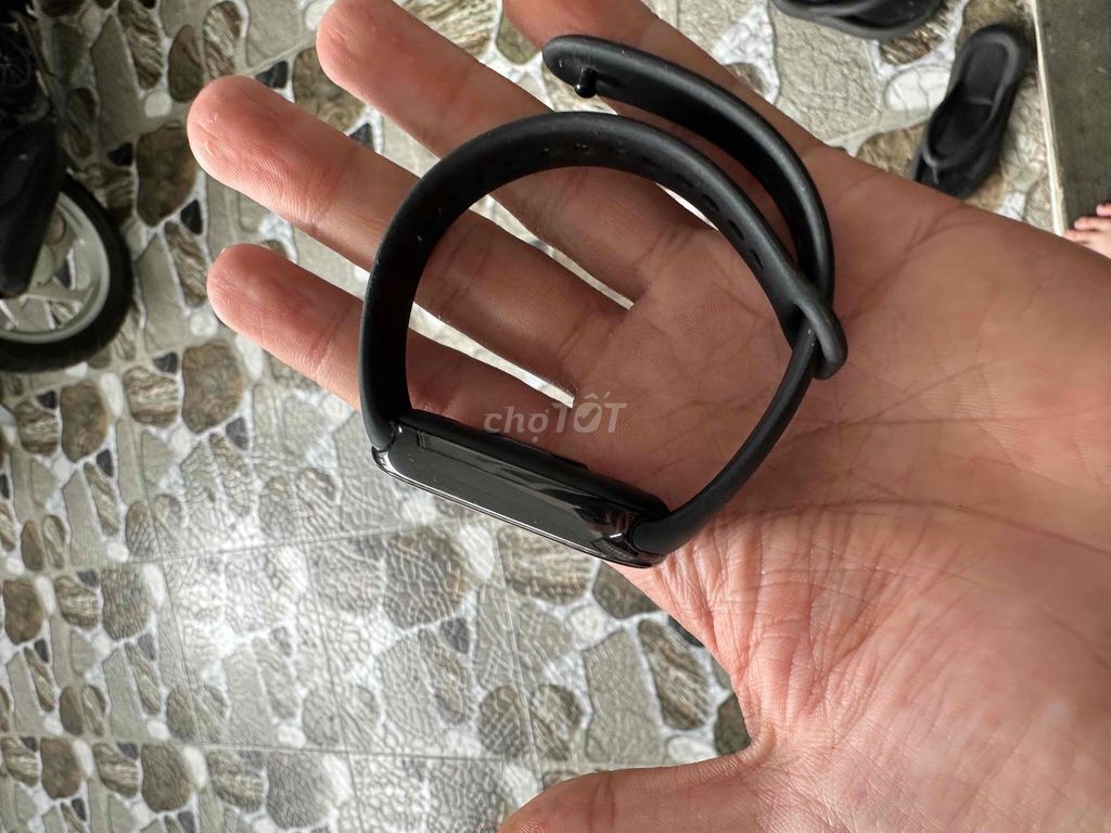 Xiaomi band 8 cũ ngoại hình đẹp