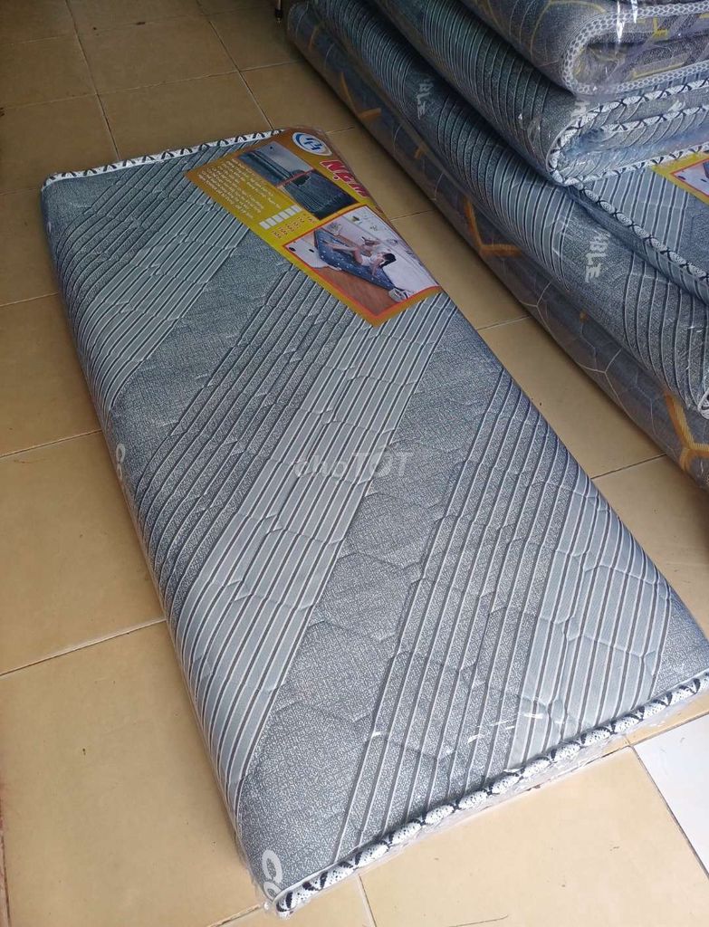 NỆM TOPPER CAO SU ÊM ÁI GẬP GỌN GIÁ RẺ . Mua bán Giường, chăn ga gối nệm tại Quận Gò Vấp Tp Hồ Chí Minh được đăng bởi KHO NỆM TỔNG HỢP HCM hình 1