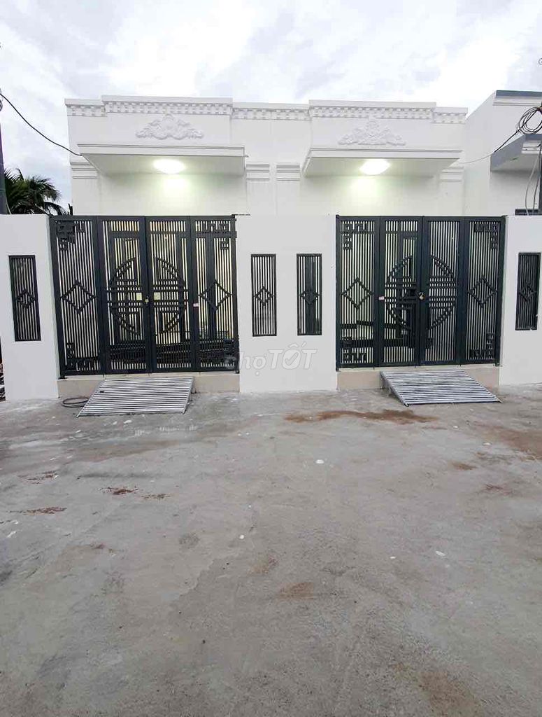 Bán 2 căn nhà mới hoàn thiện hẻm 2 Vàm Trư, phường Vĩnh Quang