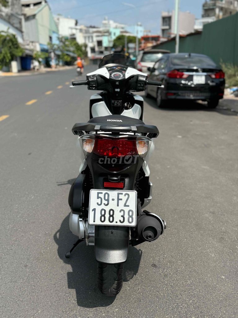 sh150 nhập ý bstp chính chủ xe zin nguyên bản. Mua bán Xe máy tại Quận 11 Tp Hồ Chí Minh được đăng bởi Phú Hào SH nhập ý shvn các dòng xe phổ thông  hình 6