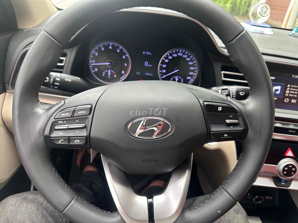 Hyundai Elantra 2019 1.6MT - 37000 km. Mua bán Ô tô tại Quận Cẩm Lệ Đà Nẵng được đăng bởi vinh hình 8