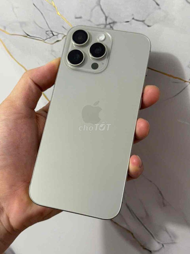 iPhone 16 Pro Max 256GB Bạc 99%. Mua bán Điện thoại tại Thành phố Thủ Dầu Một Bình Dương được đăng bởi Hùng ọp hình 1