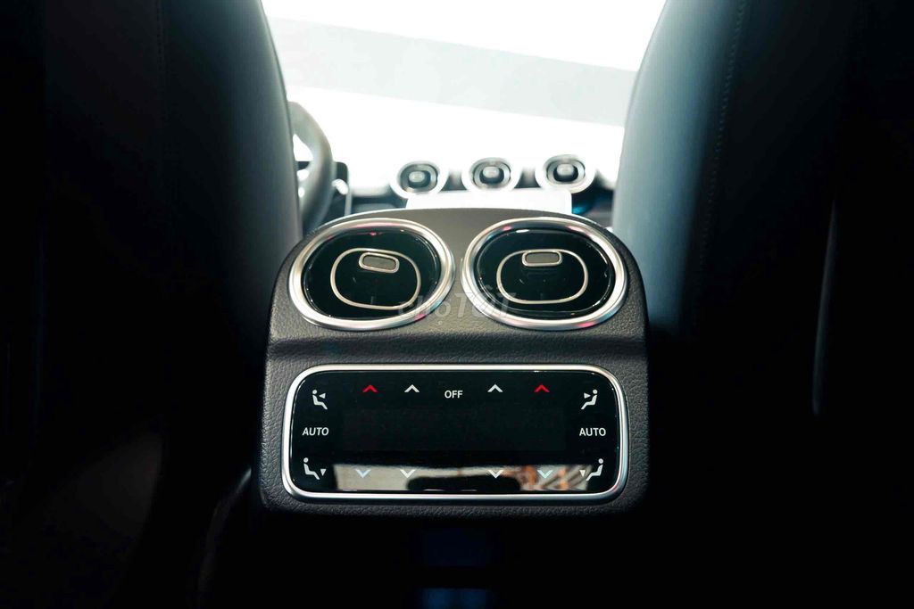 LONG ANH AUTO về MERCEDES C63SE Performance 2024. Mua bán Ô tô tại Quận 7 Tp Hồ Chí Minh được đăng bởi LongAnh AuTo  hình 11