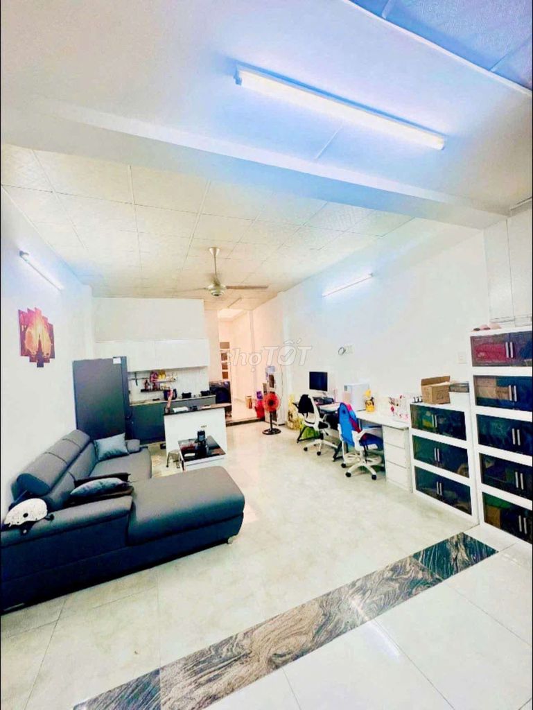 NHÀ MẶT TIỀN LÊ THỊ RI VỪA Ở VỪA KD, 64M2, 2PN, NGAY TT HÓC MÔN, 5 TỶ 
