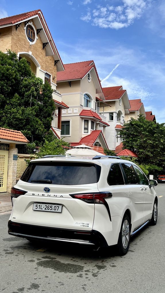 Toyota Sienna 2021  - 330000 km. Mua bán Ô tô tại Quận 1 Tp Hồ Chí Minh được đăng bởi Bùi vi hình 4