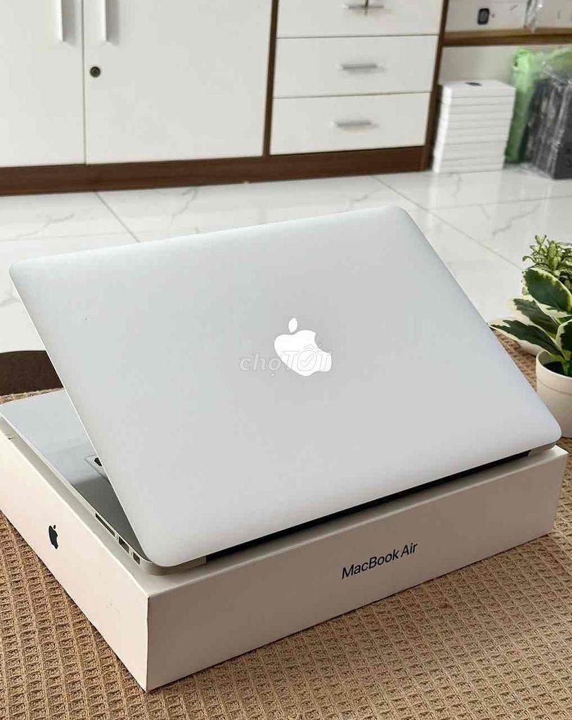 MACBOOK AIR 2017 13.3inch FULLBOX PIN 94% MỚI KENG