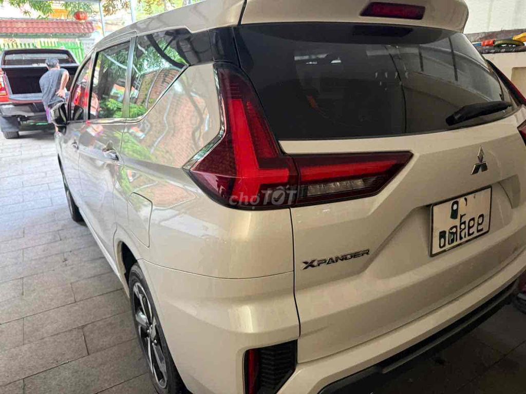 Mitsubishi Xpander 2025 Белый 30 000 км 7 мест выгодно