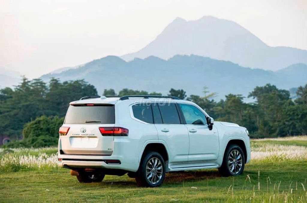 Toyota Land Cruiser LC300 VX.R 3.5 V6 HEV 2026