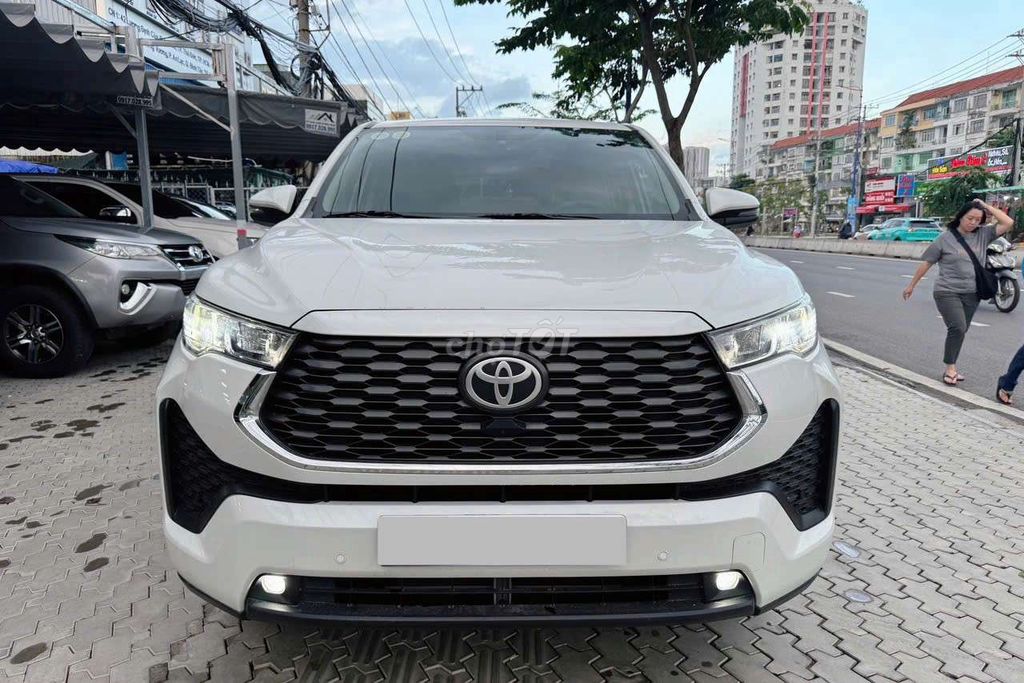 TOYOTA INNOVA CROSS 2.0AT - 26000 km. Mua bán Ô tô tại Thành phố Thủ Đức Tp Hồ Chí Minh được đăng bởi Ms Hiệp  hình 1