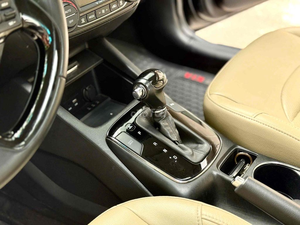 Kia Cerato 2018 2.0 AT - 100000 km. Mua bán Ô tô tại Quận Tân Phú Tp Hồ Chí Minh được đăng bởi Thế Anh hình 8